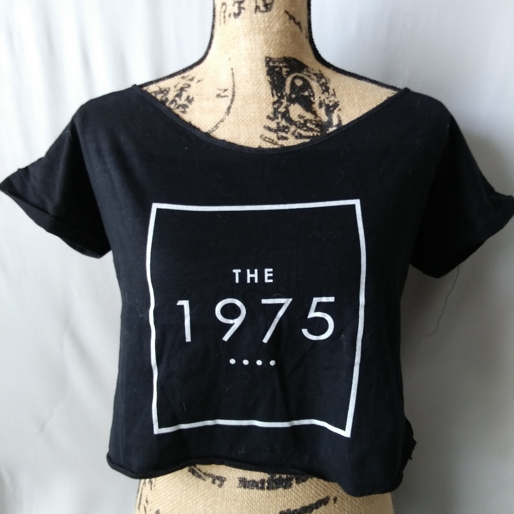 T-Shirt cropped with The 1975 on it.  Sz.M